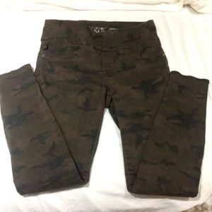 Rock & Republic Fever Pull On